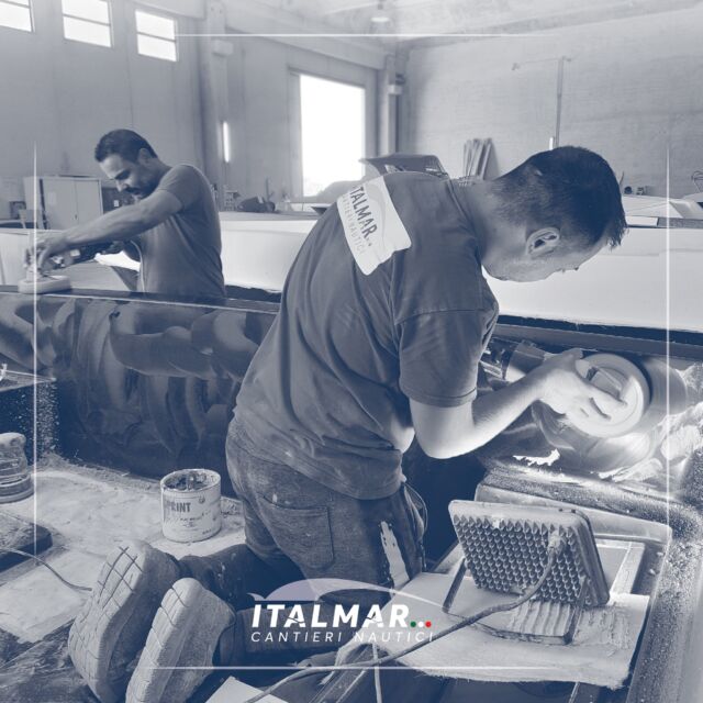 Cosa succede nei Cantieri Nautici Italmar?
La produzione avanza senza sosta ma senza fretta, ogni fase di lavorazione richiede tempi da rispettare ed il prezioso lavoro dei nostri operai specializzati.
In foto i nostri ragazzi impegnati nella lucidatura dello scafo, non si fermeranno finchè la superficie non sarà uno specchio! 

#italmarcantierenautco #imbarcazioni #madeinitaly #nautica #italianboat #italmarboat
